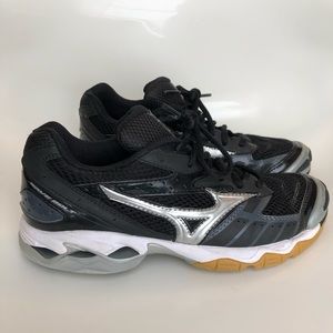Mizuno Volleyball Shoes (w/ Kneepads)